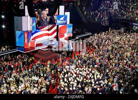 Milwaukee, Wisconsin., 17 juillet 2024. Trump à la Convention nationale républicaine à Milwaukee, Wisconsin. Crédit : Liu Guanguan/China News Service/Alamy Live News Banque D'Images