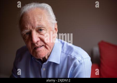 Lord Speaker, Lord John McFall of Alcluith, photographié à son domicile de Dumbarton, en Écosse, le 27 juillet 2023. Banque D'Images