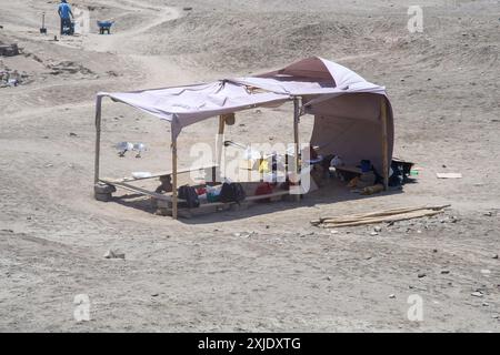 Pachacamac, Lima, Pérou - 19 mars 2019 : Camp des archéologues sur le site de fouilles. Banque D'Images