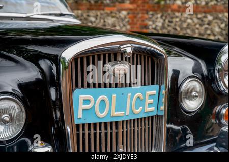 Pye Vanguard radio de police et Speeddo étalonné dans une voiture de circulation Wolseley 6/99 Metropolitan police de 1960 avec livrée et équipement corrects Banque D'Images