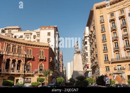 Le Caire, Égypte. 1er juillet 2024 Mustafa Kamel Square et l'architecture de style européen de Kasr el Nil Street et du centre-ville du Caire, Egypte Banque D'Images