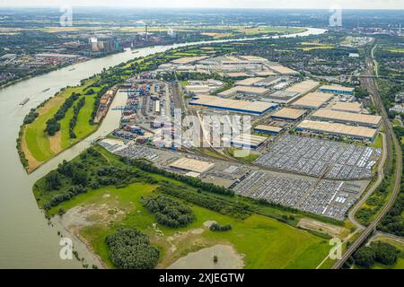 Luftbild, Duisburg-West, logport i Eins Rheinhausen, duisport mit Automobil-Logistik am Fluss Rhein, Friemersheim, Duisburg, Ruhrgebiet, Rhénanie-du-Nord-Westphalie, Deutschland ACHTUNGxMINDESTHONORARx60xEURO *** vue aérienne, Duisburg Ouest, logport I Eins Rheinhausen, duisport avec logistique automobile sur le Rhin, Friemersheim, Duisburg, région de la Ruhr, Rhénanie du Nord-Westphalie, Allemagne ACHTUNGxMINDESTHONORARx60xEURO Banque D'Images