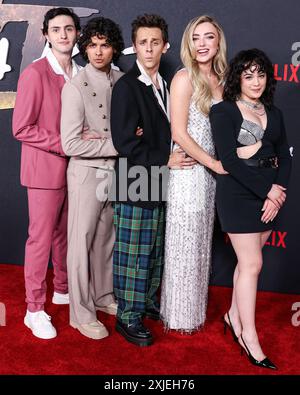 LOS ANGELES, CALIFORNIE, ÉTATS-UNIS - 17 JUILLET : Gianni DeCenzo, Xolo Mariduena, Jacob Bertrand, Peyton List et Mary Mouser arrivent à la projection spéciale de Los Angeles de 'Cobra Kai' saison 6 - partie 1 de Netflix qui se tient au Musée Autry de l'Ouest américain à Griffith Park le 17 juillet 2024 à Los Angeles, Californie, États-Unis. (Photo de Xavier Collin/image Press Agency) Banque D'Images