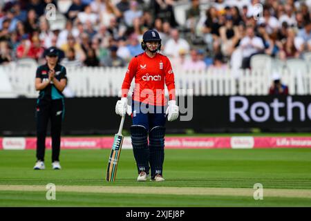 LONDRES, ROYAUME-UNI. 17 juillet, 24. Charlie Dean of England (au centre) lors de England Women vs New Zealand Fifth Vitality T20 International au Lord's Cricket Ground le mercredi 17 juillet 2024 à LONDRES EN ANGLETERRE. Crédit : Taka Wu/Alamy Live News Banque D'Images