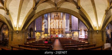 Nef principale de l'église San Vicente. Saint-Sébastien, pays Basque, Espagne. Banque D'Images