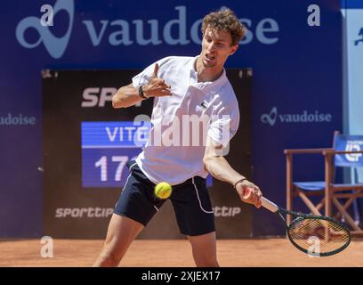 Gstaad Suisse, 07 18 2024 : Ugo Humbert (FRA) en action lors de l'EFG Swiss Open. Lors de l'EFG Swiss Open Gstaad, match international de tennis à Gstaad, Suisse, le 18 juillet 2024 Banque D'Images