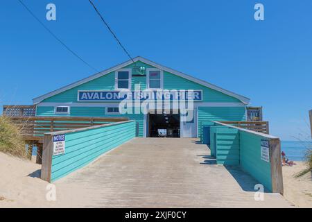 Avon, Outer, Banks, Caroline du Nord, États-Unis - 26 avril 2024 : entrée à la jetée de pêche Avalon le long de la plage d'Outer Banks. Banque D'Images