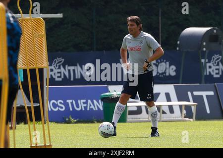 Dimaro, Trentin, Italie. 18 juillet 2024. Antonio Conte entraîneur de Napoli pendant le jour 8 du camp d'entraînement de pré-saison de la SSC Napoli à Dimaro Folgarida, trente, Italie le 18 juillet 2024 (crédit image : © Ciro de Luca/ZUMA Press Wire) USAGE ÉDITORIAL SEULEMENT! Non destiné à UN USAGE commercial ! Banque D'Images