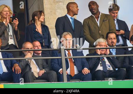 Nikol Paschinjan (G), premier ministre von Armenien Viktor ORBAN (M), président hongrois, premier ministre hongrois, Sandor Csanyi, Sandor Csanyi (R) UEFA Exekutivkomitee , Yasser Al Misehal (R-hi), président de la Fédération saoudienne de football dans le dernier match ESPAGNE - ANGLETERRE 2-1 des Championnats d'Europe de l'UEFA 2024 le 14 juillet, 2024 à Berlin, Allemagne. Photographe : ddp images / STAR-images Banque D'Images