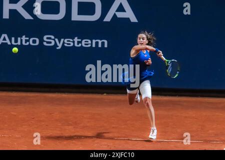 Palerme, Italie. 16 juillet 2024. Qinwen Zheng lors du match de l'Association féminine de tennis contre Sara Errani au Palerme Ladies Open. Qinwen Zheng bat Sara Errani 6-3 6-2. (Photo d'Antonio Melita/Pacific Press) crédit : Pacific Press Media production Corp./Alamy Live News Banque D'Images