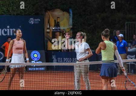 Palerme, Italie. 16 juillet 2024. Qinwen Zheng et Sara Errani dans le match WTA sur Palermo Ladies Open. (Crédit image : © Antonio Melita/Pacific Press via ZUMA Press Wire) USAGE ÉDITORIAL SEULEMENT! Non destiné à UN USAGE commercial ! Banque D'Images