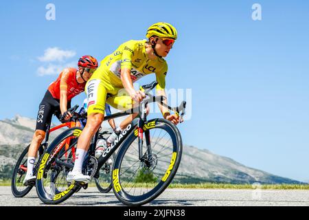 Barcelonnette, France. 18 juillet 2024. Le slovène Tadej Pogacar de l'équipe des Émirats arabes Unis photographié en action lors de l'étape 18 du Tour de France 2024, de Gap à Barcelonnette (179, 5 km), en France, le jeudi 18 juillet 2024. La 111ème édition du Tour de France débute le samedi 29 juin et se termine à Nice le 21 juillet. BELGA PHOTO DAVID PINTENS crédit : Belga News Agency/Alamy Live News Banque D'Images