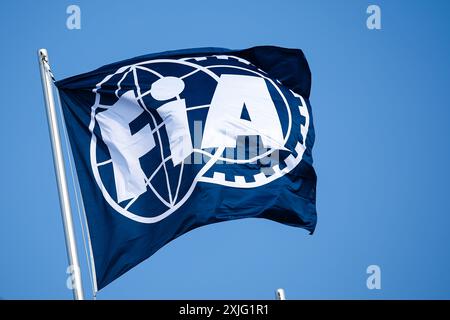 Budapest, Hongrie. 18 juillet 2024. Drapeau FIA, drapeau illustration lors du Grand Prix de Hongrie de formule 1 2024, 13ème manche du Championnat du monde de formule 1 2024 du 19 au 21 juillet 2024 sur le Hungaroring, à Mogyorod, Hongrie - photo Eric Alonso/DPPI crédit : DPPI Media/Alamy Live News Banque D'Images