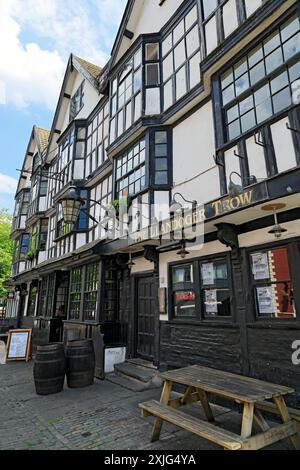 Llandoger Trow Pub, datant de 1664, Kings Street, Bristol. Banque D'Images