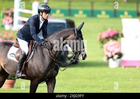 Edward Levy de France avec Vitot du Chateau lors du Prix du Conseil Départemental d'Ille et Vilaine au Jumping International de Dinard le 18 juillet 2024, Dinard, France (photo par Maxime David - MXIMD Pictures) Banque D'Images