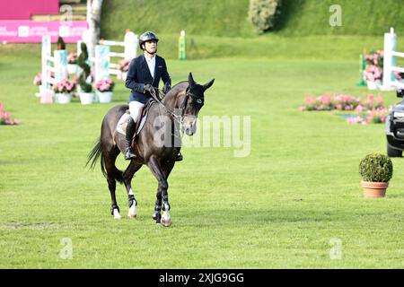 Edward Levy de France avec Vitot du Chateau lors du Prix du Conseil Départemental d'Ille et Vilaine au Jumping International de Dinard le 18 juillet 2024, Dinard, France (photo par Maxime David - MXIMD Pictures) Banque D'Images