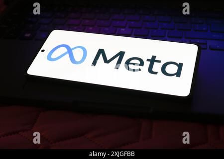 Dans cette illustration, le logo de Meta Platforms, Inc. S'affiche sur l'écran d'un smartphone. Banque D'Images