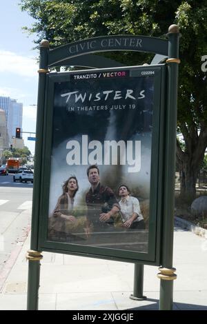 Los Angeles, Californie, USA 17 juillet 2024 Twisters Poster avec Glen Powell, Daisy Edgar-Jones et Anthony Ramos le 17 juillet 2024 à Los Angeles, Californie, USA. Photo de Barry King/Alamy Stock photo Banque D'Images