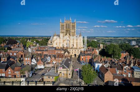 Photo aérienne/drone de la cathédrale de Lincoln. La cathédrale de Lincoln, également appelée Lincoln Minster et officiellement l'église de la cathédrale de la Bienheureuse Vierge Marie Banque D'Images