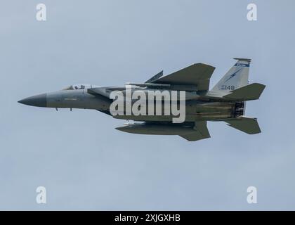 Un F-15C Eagle affecté à la 125th Fighter Wing effectue une sortie d'entraînement à Jacksonville Air National Guard base, en Floride, le 11 juillet 2024. Les F-15 Eagles quittent le 125th FW vers la fin de 2024, ce qui représente une autre étape dans la transition du 125th FW vers le F-35 Lightning II. L’arrivée de la cellule F-35 au début de 2025 équipera l’aile du chasseur de cinquième génération le plus sophistiqué de l’Armée de l’Air. positionnera les aviateurs pour répondre à la supériorité aérienne et aux besoins de frappe mondiale pour la défense de notre nation, et marquera la fin des avions de chasse F-15 de l'ère des 30 ans de vol de l'escadre. (U.S. Air Nat Banque D'Images