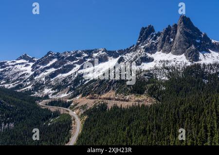 North Cascades Scenic Highway, Washington Pass Overlook, Washington, États-Unis. Liberty Bell Mountain. Banque D'Images