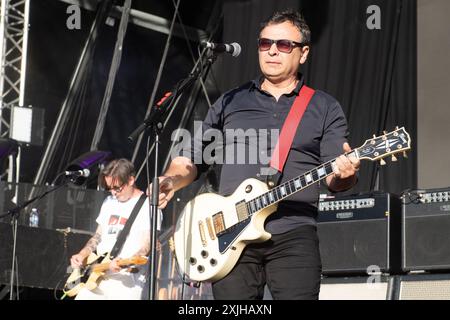 Londres, Royaume-Uni. 18 juillet 2024. Le chanteur et guitariste James Dean Bradfield du groupe de rock gallois Manic Street Preachers se produit à Alexandra Palace Park. Crédit : Justin Ng/Alamy Live News Banque D'Images