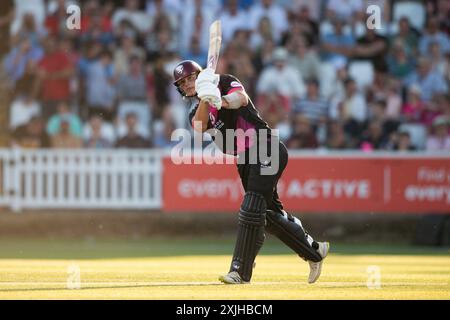 Taunton, Royaume-Uni. 18 juillet 2024. George Thomas de Somerset battant lors du Vitality Blast match entre Somerset et Sussex Sharks au Cooper Associates County Ground. Crédit : Dave Vokes/Alamy Live News Banque D'Images