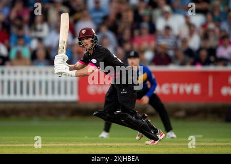 Taunton, Royaume-Uni. 18 juillet 2024. Tom Abell de Somerset battant pendant le match Vitality Blast entre Somerset et Sussex Sharks au Cooper Associates County Ground. Crédit : Dave Vokes/Alamy Live News Banque D'Images