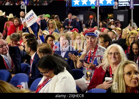 Milwaukee, Wisconsin, États-Unis. 18 juillet 2024. Partisans de Donald Trump à Milwaukee, Wisconsin, le quatrième jour de la Convention nationale républicaine de 2024, le jeudi 18 juillet 2024. (Crédit image : © Dominic Gwinn/ZUMA Press Wire) USAGE ÉDITORIAL SEULEMENT! Non destiné à UN USAGE commercial ! Banque D'Images