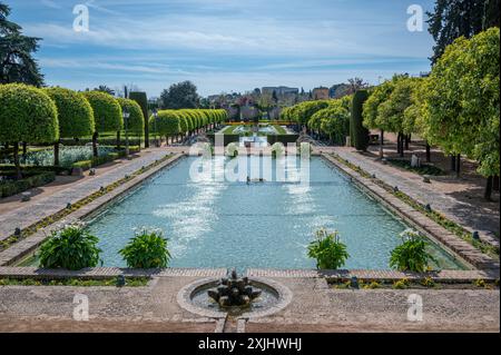 Fontaines dans les jardins de Alcazar à Cordoue, Espagne Banque D'Images