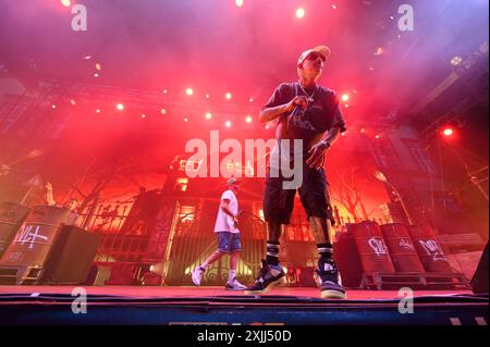 LUCQUES, Italie. 18 juillet 2024. SALMO et NOYZ se produisent sur scène à Piazza Napoleone au Lucca Summer Festival avec leur tournée HELLRAISERS. Sur la photo SALMO et NOYZ. Crédit : Stefano dalle Luche/Alamy Live News Banque D'Images