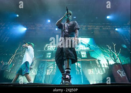 LUCQUES, Italie. 18 juillet 2024. SALMO et NOYZ se produisent sur scène à Piazza Napoleone au Lucca Summer Festival avec leur tournée HELLRAISERS. Sur la photo SALMO et NOYZ. Crédit : Stefano dalle Luche/Alamy Live News Banque D'Images