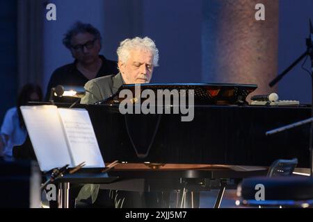 Milano, Milano. 19 juillet 2024. Concerto di Nicola Piovani nel Cortile d'onore del palazzo di Brera - Milano - Giovedì ; 17 Luglio 2024 (Foto Claudio Furlan/Lapresse) concert de Nicola Piovani dans le Cortile d'onore du Palais de Brera - Milan - jeudi 17 juillet 2024 (photo Claudio Furlan/Lapresse) crédit : LaPresse/Alamy Live News Banque D'Images