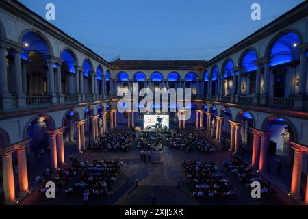 Milano, Milano. 19 juillet 2024. Concerto di Nicola Piovani nel Cortile d'onore del palazzo di Brera - Milano - Giovedì ; 17 Luglio 2024 (Foto Claudio Furlan/Lapresse) concert de Nicola Piovani dans le Cortile d'onore du Palais de Brera - Milan - jeudi 17 juillet 2024 (photo Claudio Furlan/Lapresse) crédit : LaPresse/Alamy Live News Banque D'Images