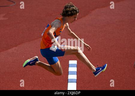 Banska Bystrica, Slovaquie. 19 juillet 2024. BANSKA BYSTRICA, SLOVAQUIE - 19 JUILLET : Ivar Engels, des pays-Bas, en compétition sur le 2000 m Steeplechase Men lors de la deuxième journée des Championnats d'Europe d'athlétisme U18 au stade SNP Dukla, le 19 juillet 2024 à Banska Bystrica, Slovaquie. (Photo de Nikola Krstic/BSR Agency) crédit : BSR Agency/Alamy Live News Banque D'Images