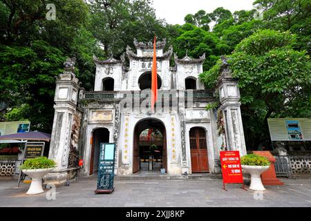 Temple Quan Thanh (Den Quan Thanh), un temple taoïste avec sanctuaire et statue de bronze à Thanh Nien, Quan Thanh, Ba Dinh, Ha Noi, Vietnam Banque D'Images