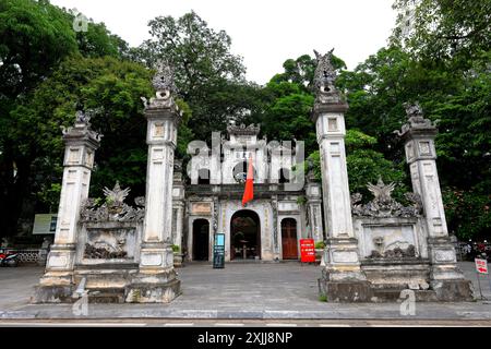 Temple Quan Thanh (Den Quan Thanh), un temple taoïste avec sanctuaire et statue de bronze à Thanh Nien, Quan Thanh, Ba Dinh, Ha Noi, Vietnam Banque D'Images