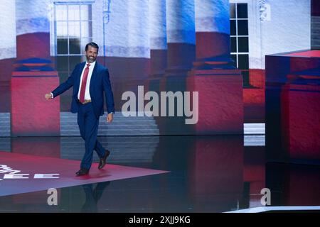 Donald J. Trump, Jr. prend la parole à la Convention nationale républicaine à Milwaukee, Wisconsin lors du Forum Fiserv le mercredi 17 juillet 2024. Crédit : Annabelle Gordon / CNP (RESTRICTION : NO Daily mail. AUCUN journal de New York ou du New Jersey ni aucun journal dans un rayon de 75 milles autour de New York.) Banque D'Images