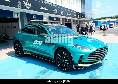 Budapest, Ungarn. 18 juillet 2024. 18 juillet 2024, Hungaroring, Budapest, FORMULE 1 GRAND PRIX DE HONGRIE 2024, sur la photo Aston Martin Medical car Credit : dpa/Alamy Live News Banque D'Images