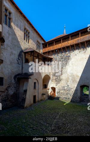 La cour du château de Švihov. Château d'eau Švihov (Vodni Hrad Švihov), Bohême, République tchèque. Le château de Švihov a été construit par les Rýzmberk de Skála nobl Banque D'Images