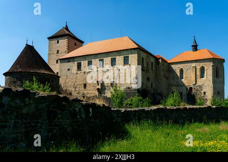 Château d'eau Švihov (Vodni Hrad Švihov), Bohême, République tchèque. Le château de Švihov a été construit par les Rýzmberk de la famille noble de Skála. Le château se compose o Banque D'Images