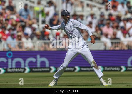 Shoaib Bashir d'Angleterre fait le ballon lors du deuxième jour de Rothesay test match Angleterre - Antilles à Trent Bridge, Nottingham, Royaume-Uni, 19 juillet 2024 (photo par Mark Cosgrove/News images) Banque D'Images