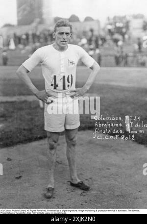 Les Jeux Olympiques de Paris le 7 juillet 1924 et le vainqueur du 100 mètres Harold Abrahams avec un temps de 10,6 secondes. Harold Abrahams était un sportif très populaire de son temps et il a été le modèle du personnage de Ben Cross dans le film chariots of Fire de 1981 Banque D'Images