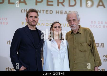 Fernando Trueba, l'actrice Aida Folch et l'acteur Matt Dillon assistent à l'appel photo 'Isla Perdida (cœur hanté)' à l'hôtel NH Palacio de Tepa en juillet Banque D'Images