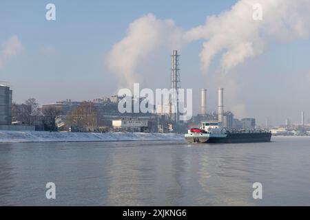 Site de l'usine BASF sur les rives du Rhin, entreprise chimique, cargo, brumeux Mood, Ludwigshafen, Rhénanie-Palatinat, Allemagne Banque D'Images