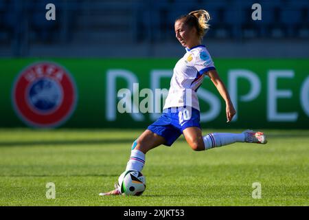 Kaunas, Lituanie, 17 juillet 2024. La française Lola Gstalter en action lors de la finale du Championnat féminin des moins de 19 ans de l'UEFA 2023/2024 du Groupe A entre la Lituanie et la France au stade Darius et Girenas à Kaunas, en Lituanie. 17 juillet 2024. Crédit : Nikola Krstic/Alamy Banque D'Images