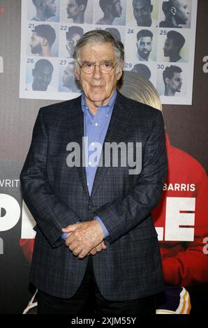 Elliott Gould lors de la première à Los Angeles de 'You People' de Netflix qui s'est tenue au Regency Village Theatre à Westwood, États-Unis, le 17 janvier 2023 Banque D'Images