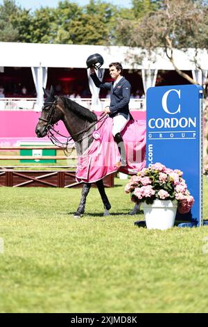 Edward Levy de France lors de la remise des prix du Groupe Prix cordon au Jumping International de Dinard le 19 juillet 2024, Dinard, France (photo par Maxime David - MXIMD Pictures) Banque D'Images