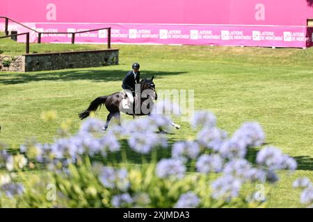Edward Levy de France avec Vitot du Chateau lors du CSI5* Prix cordon Group au Jumping International de Dinard le 19 juillet 2024, Dinard, France (photo de Maxime David - MXIMD Pictures) Banque D'Images