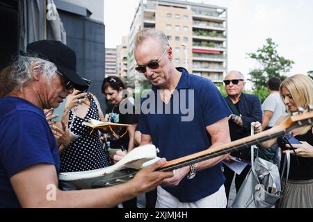 Milan, Milan, observations de célébrités - Nick Mason's Saucerful of secrets in Milan. Sur la photo : Gary Kemp arrive au Teatro degli Arcimboldi pour le concert Banque D'Images